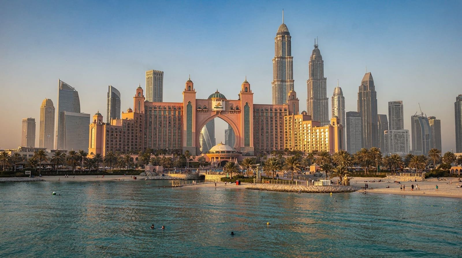Atlantis The Palm guide: the resort, Lost Chambers, dining, and day-pass vs staying — Atlantis The Palm guide: the resort's architecture, the Lost Chambers Aquarium, 