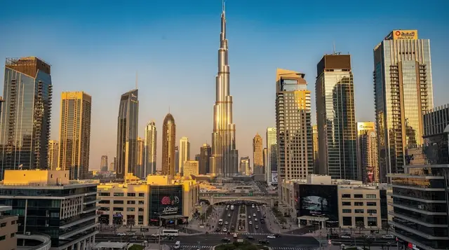 Dubai: Burj Khalifa level 124, 125 & Sky Views entry ticket