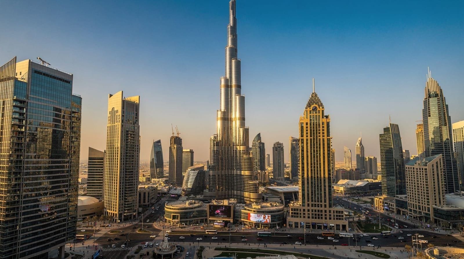 Burj Khalifa tickets: prices, tiers, and how to book them right — Real Burj Khalifa ticket prices by level and time slot, how prime-hour pricing w