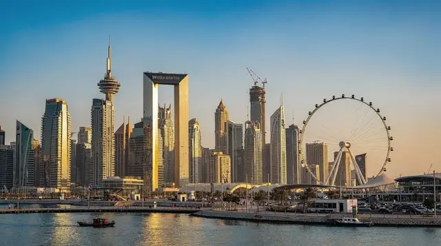 Dubai: Burj Khalifa lake ride and fountain show