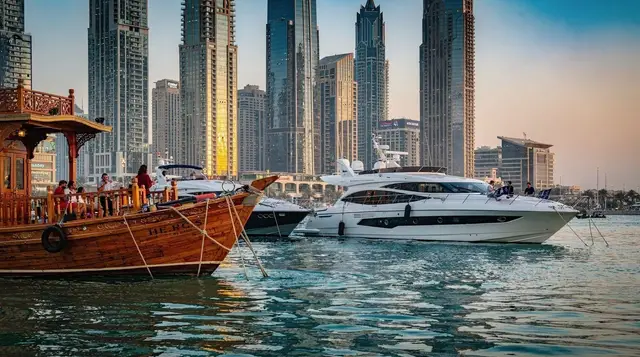 Dubai: Marina luxury dhow dinner cruise