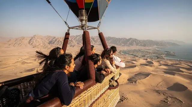 Hot air balloon Dubai: the sunrise desert flight guide